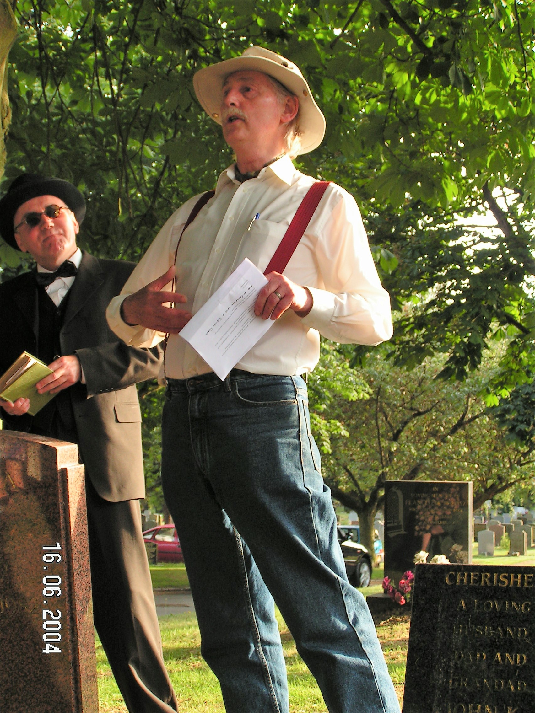 Centenary of Bloomsday 2004 at Kingsthorpe Cemetary Northampton (13).JPG